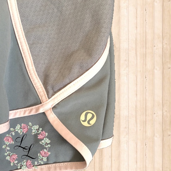 🍋 Lululemon Shorts - Picture 4 of 6