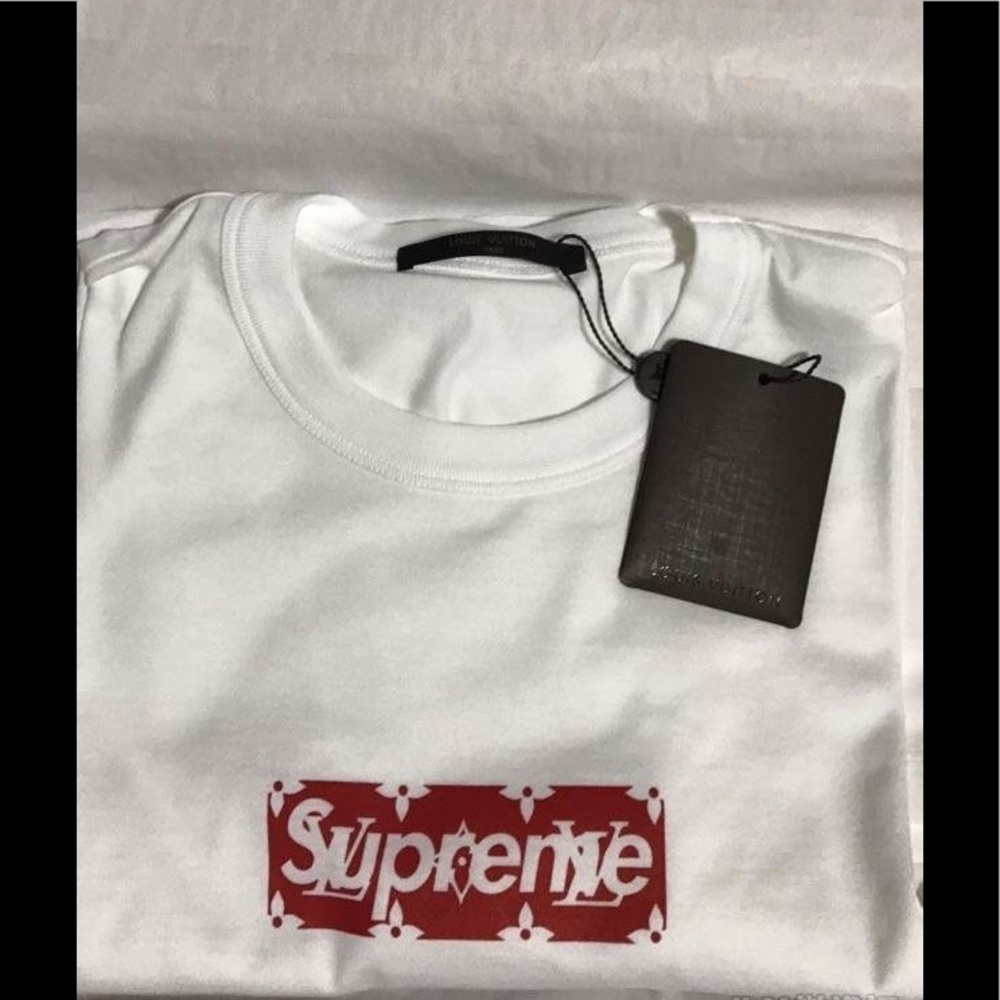 LV supreme medium unisex