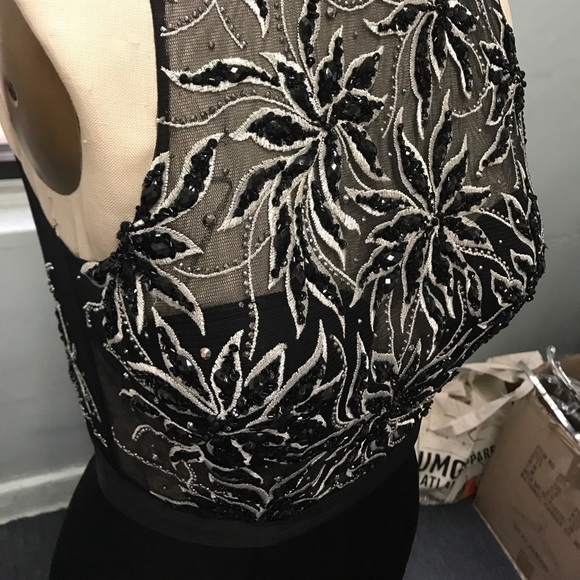 Black gown 17167 - Picture 3 of 4