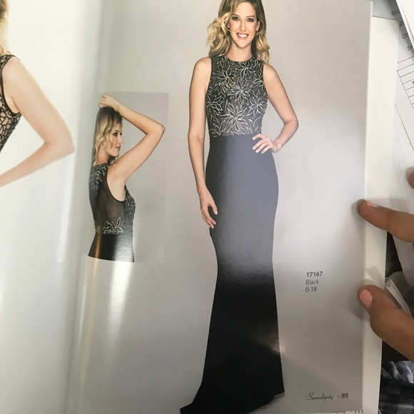 Black gown 17167 - Picture 4 of 4