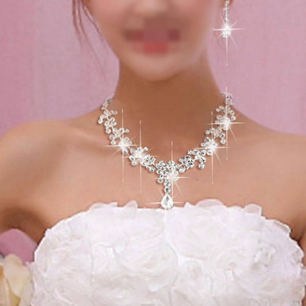 New Rhinestone Crystal Necklace/Earring set