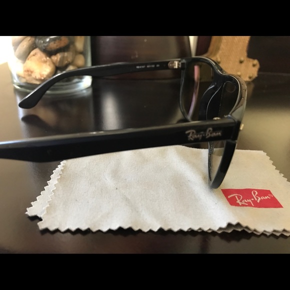 Authentic women\'s ray ban Sunglasses ? main image 4