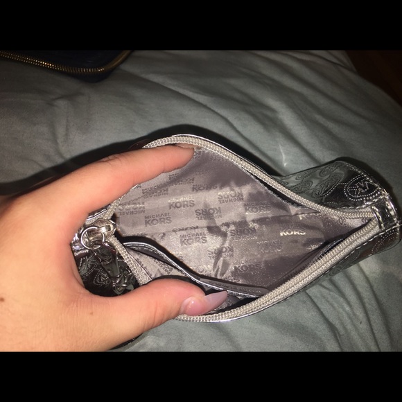 Michael Kors makeup pouch - Picture 2 of 2