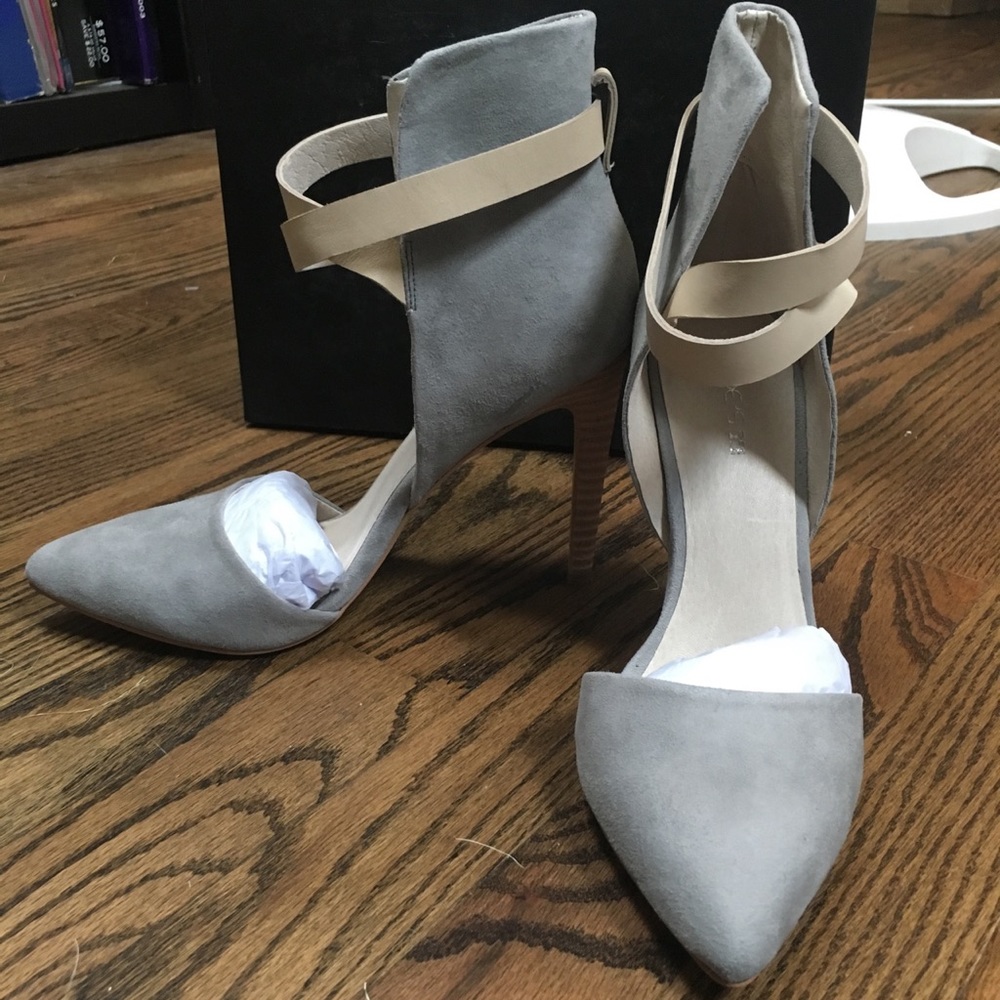 HARDLY WORN Grey Suede JOES JEANS heels!