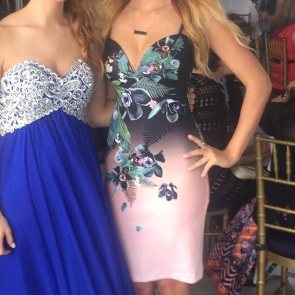 GORGEOUS floral BEBE midi dress• size XS - Picture 2 of 3