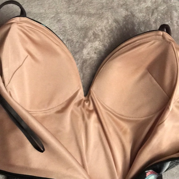 GORGEOUS floral BEBE midi dress• size XS - Picture 3 of 3