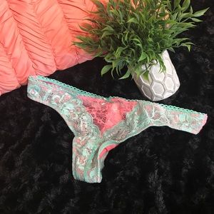 NWT NEVER WORN VS PINK Thong