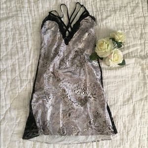 Victoria's Secret leopard slip(large)