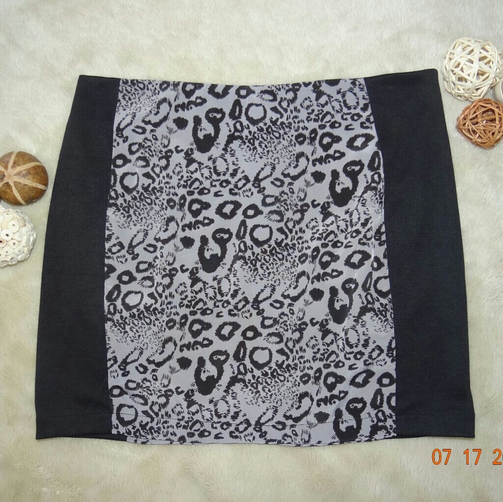 Lush Gray Black Leopard Skirt