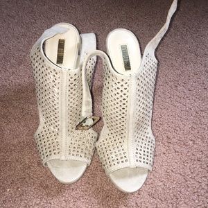 Jennifer Lopez heels