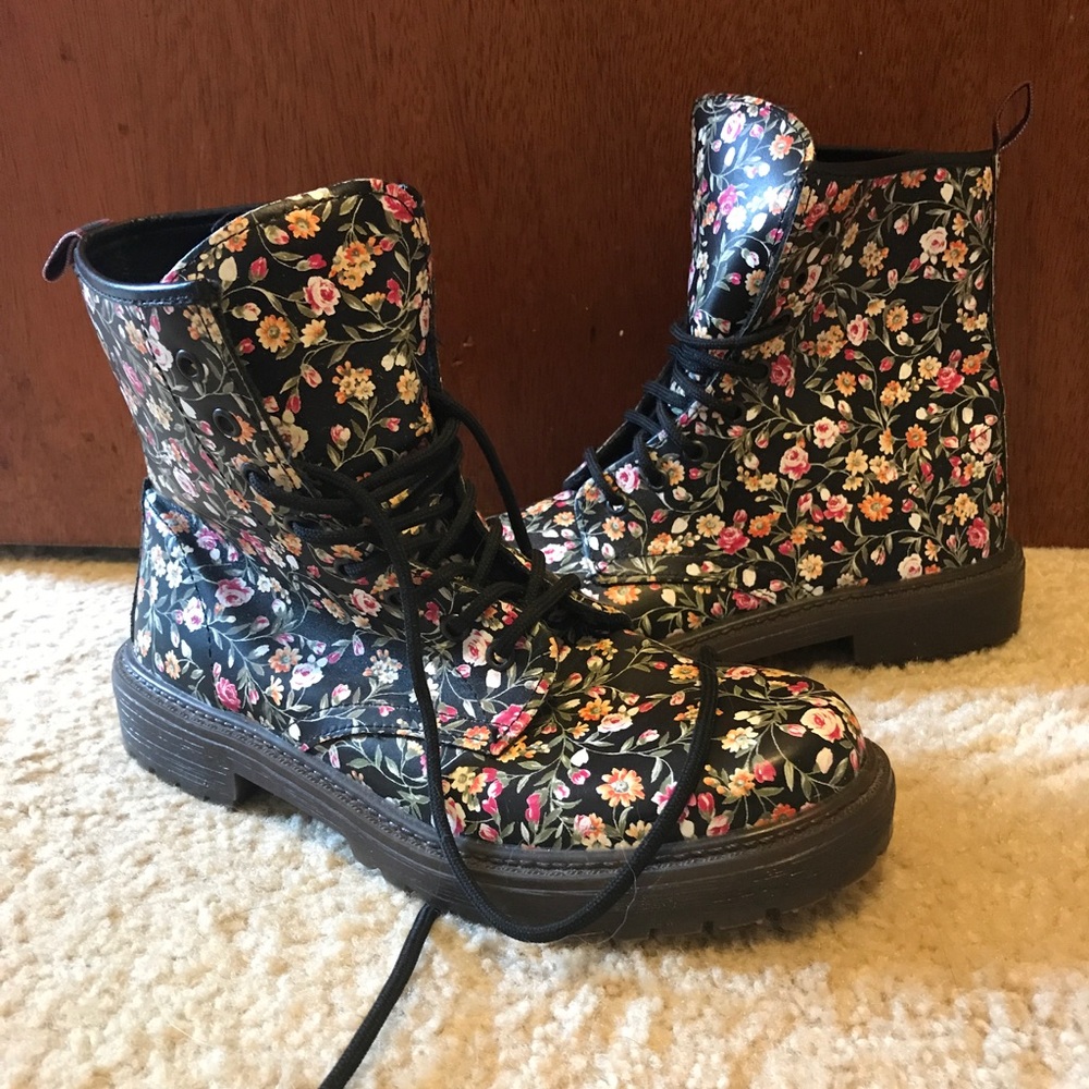 ALDO Floral Doc Martens size 7.5