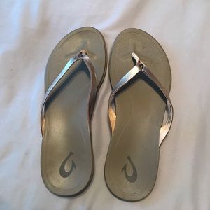 Olukai flip flops, great condition