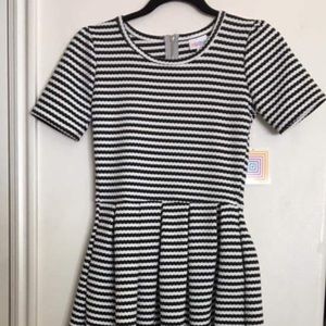 LuLaRoe Amelia. -black&white-