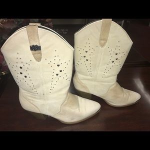 Cream cowgirl boots
