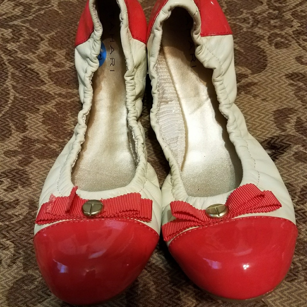 TAHARI ballet shoes