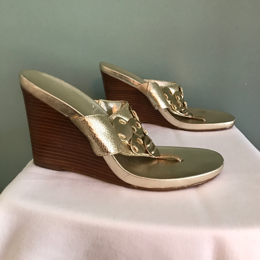 CALVIN KLEIN GOLD WEDGES!!!! 💛