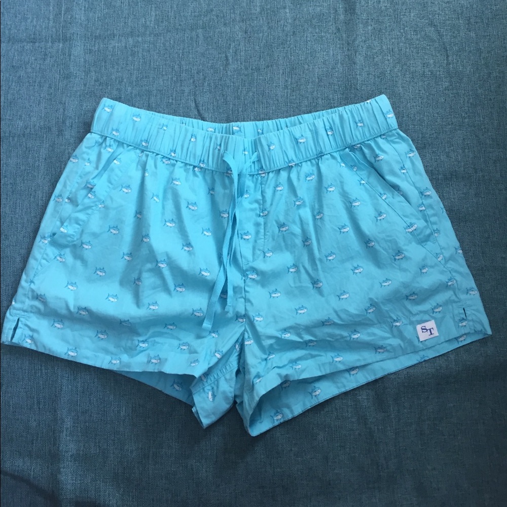 Vineyard Vines blue shorts