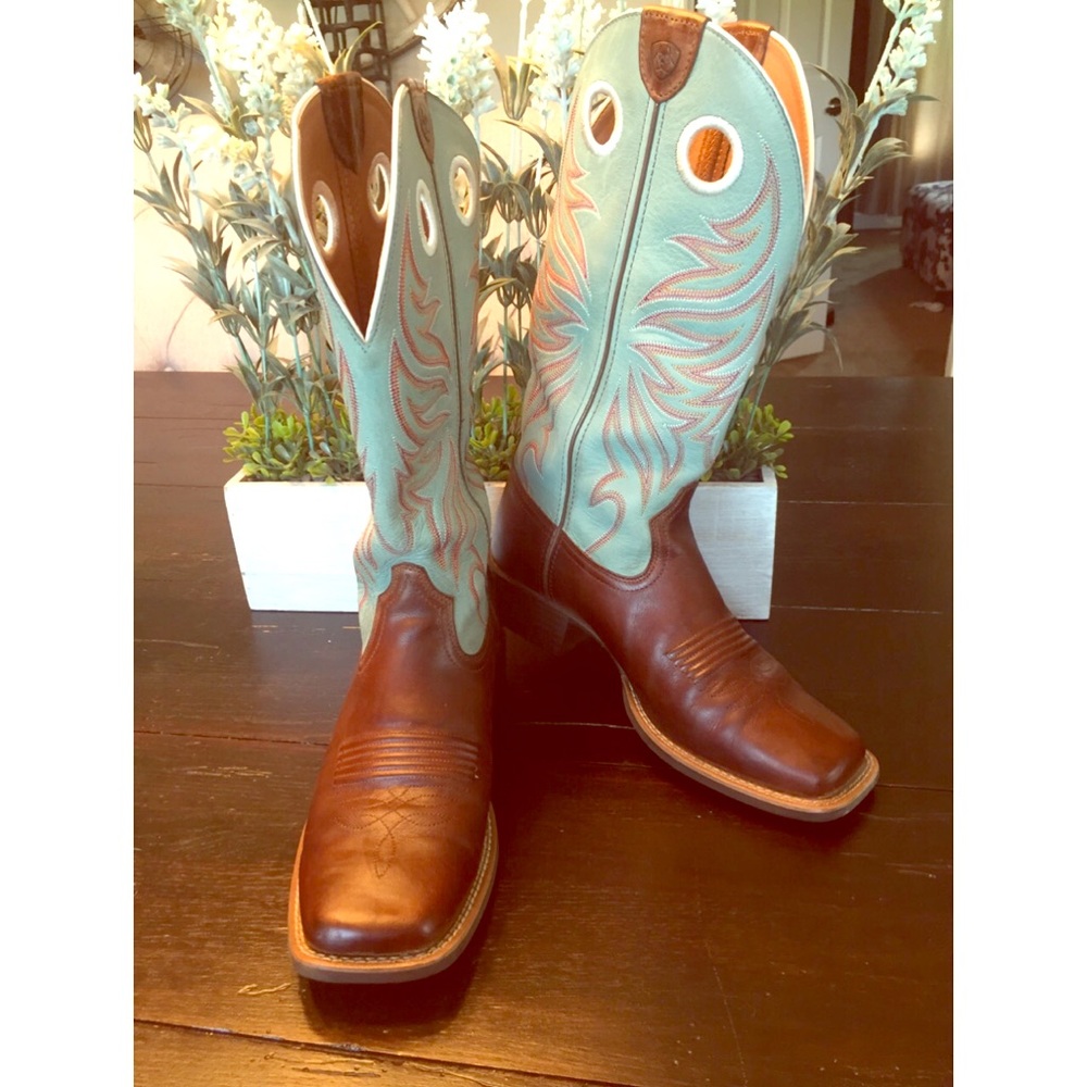 Women's Ariat Square Toe Cowboy Boots size 7
