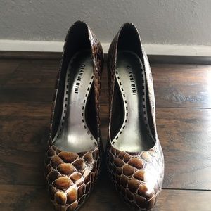 Gianni Bini Snake Skin Heels Size 9