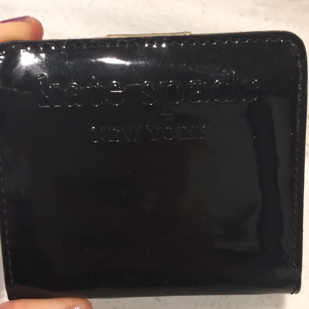 KATE SPADE PATENT LEATHER WALLET