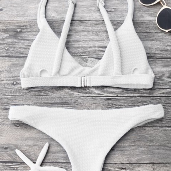 ‘Eliana’ Textured plunge white bandage bikini set - Picture 4 of 6