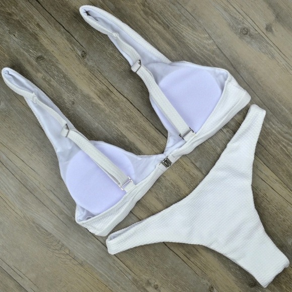 ‘Eliana’ Textured plunge white bandage bikini set - Picture 5 of 6