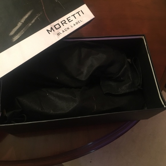 Size 7 1/2 wine men shoes - Picture 3 of 7