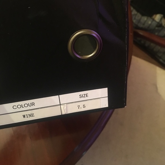 Size 7 1/2 wine men shoes - Picture 5 of 7