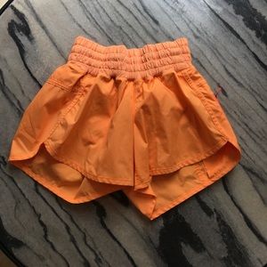 RARE lululemon tracker shorts size 4