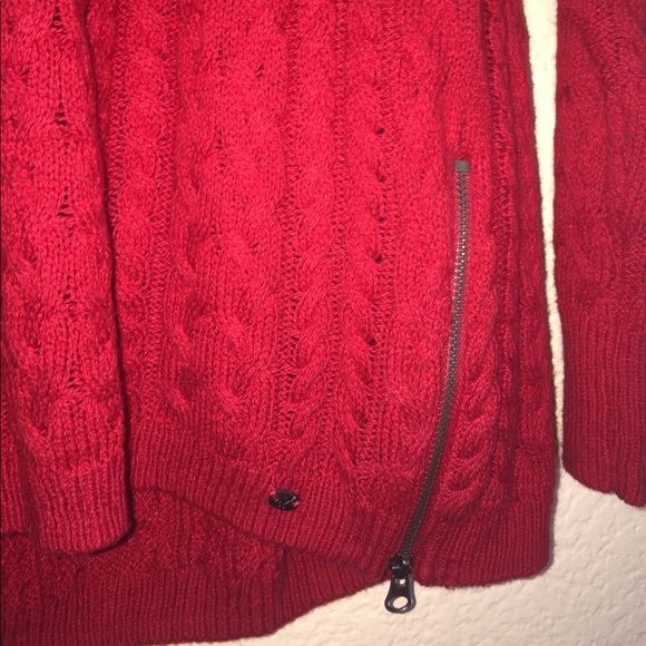 AEO Red Cable Knit Sweater NWOT - Picture 4 of 8