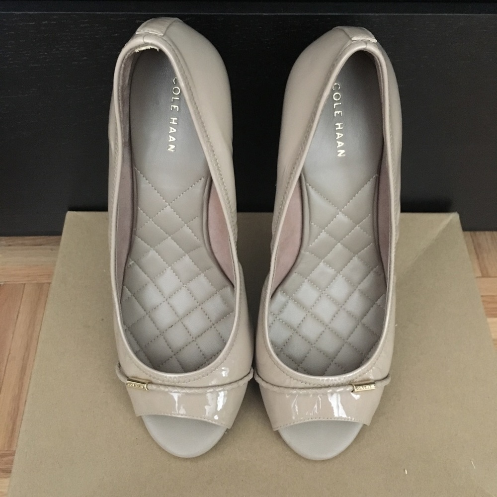 Cole Haan Emory Braided Open Toe Wedge in Size 8