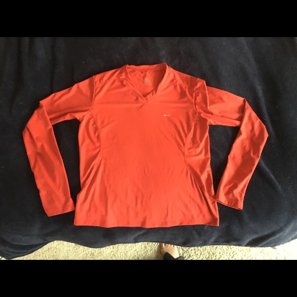 NWOT Nike Women's Long sleeve workout top