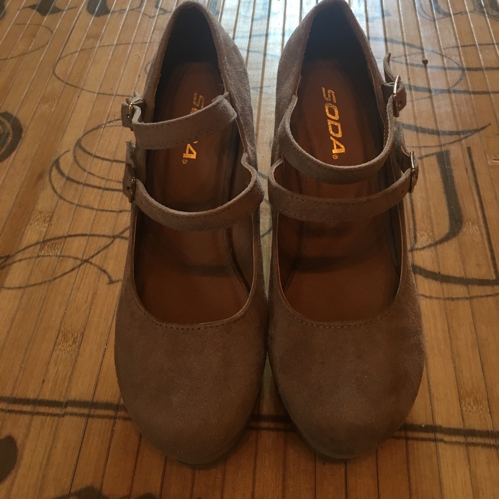 Soda tan platform wedges