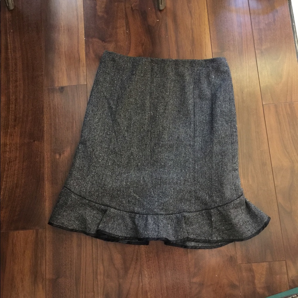 GAP tweed ruffled office skirt size 8