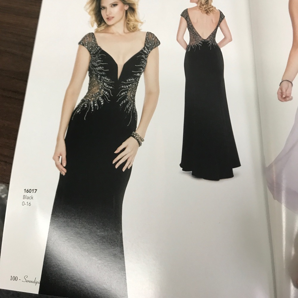 Black dress- low neck, low back 16017 - Picture 2 of 5