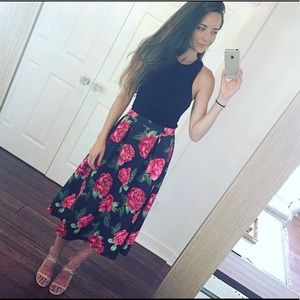 Rose patterned midi skirt Forever 21