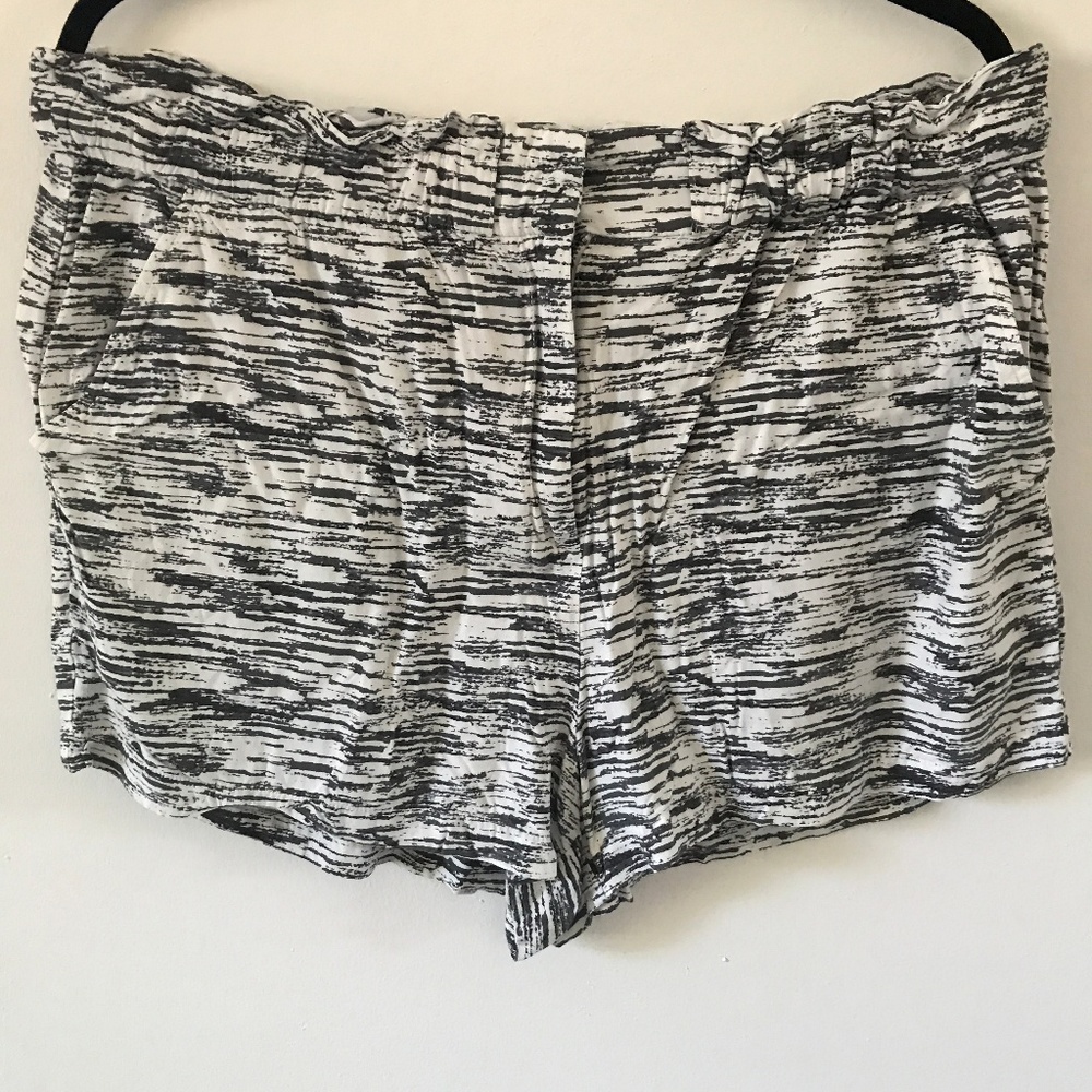Lou and Grey Super Lightweight Shorts