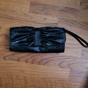 Black clutch