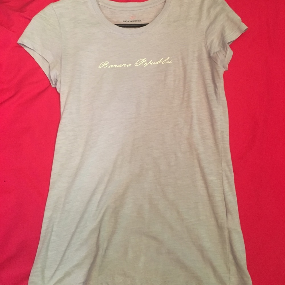 Banana Republic tee