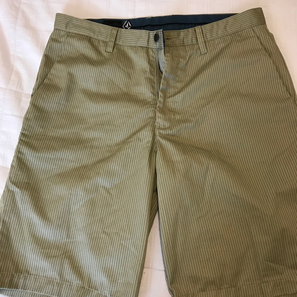 ❌SOLD❌Volcom skater shorts