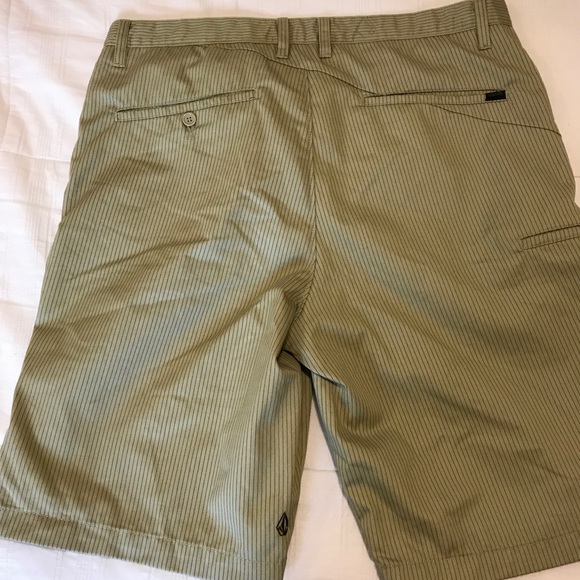 ❌SOLD❌Volcom skater shorts - Picture 3 of 3