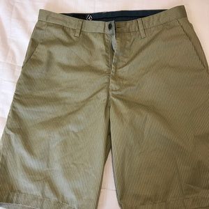 ❌SOLD❌Volcom skater shorts