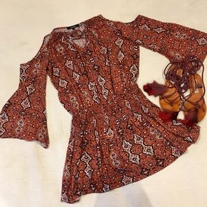 • open shoulder dress •