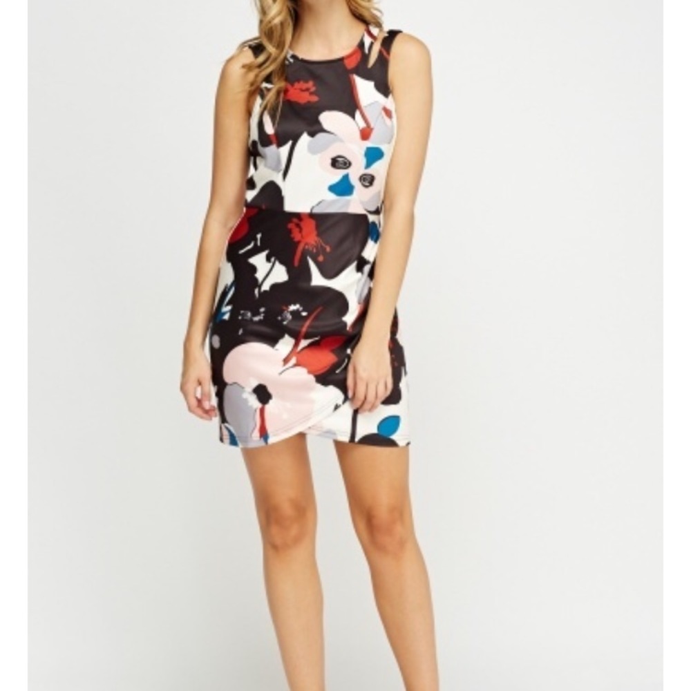 Brand new wrap floral print dress. Size small