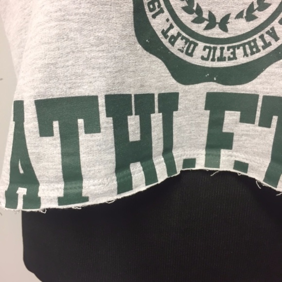 R21 Cropped Sweatshirt EUC - Picture 3 of 6