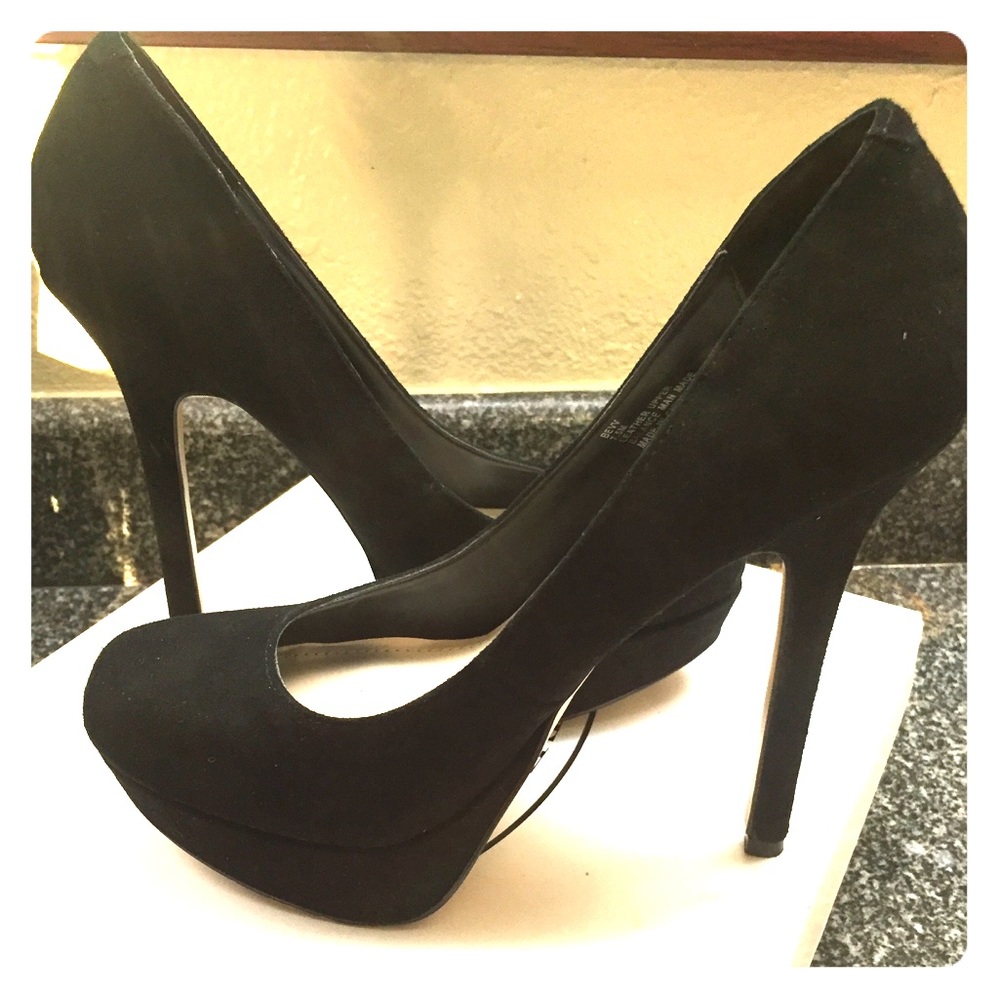 Steve Madden "Bevv" Pump Black Suede