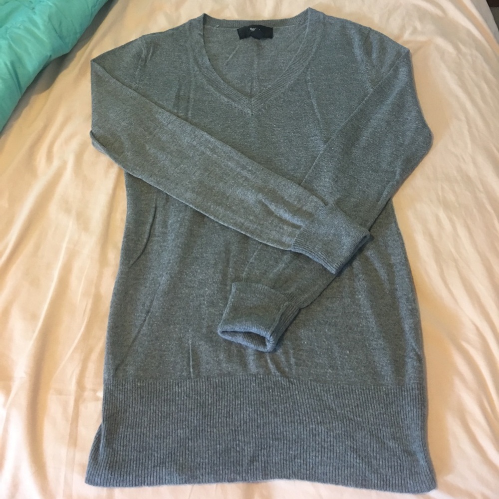 Women's mossimo XS light V neck sweater