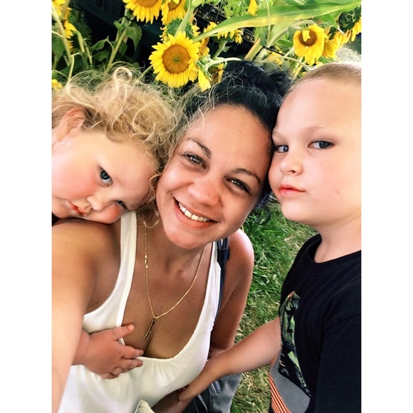 Meet your Posher, Jennifer - Picture 1 of 1