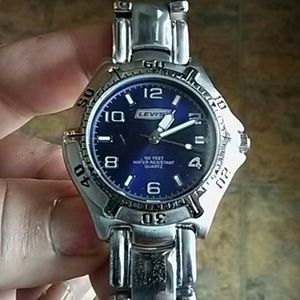 straight fit levi's jeans