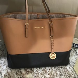 Michael kors large tote bag